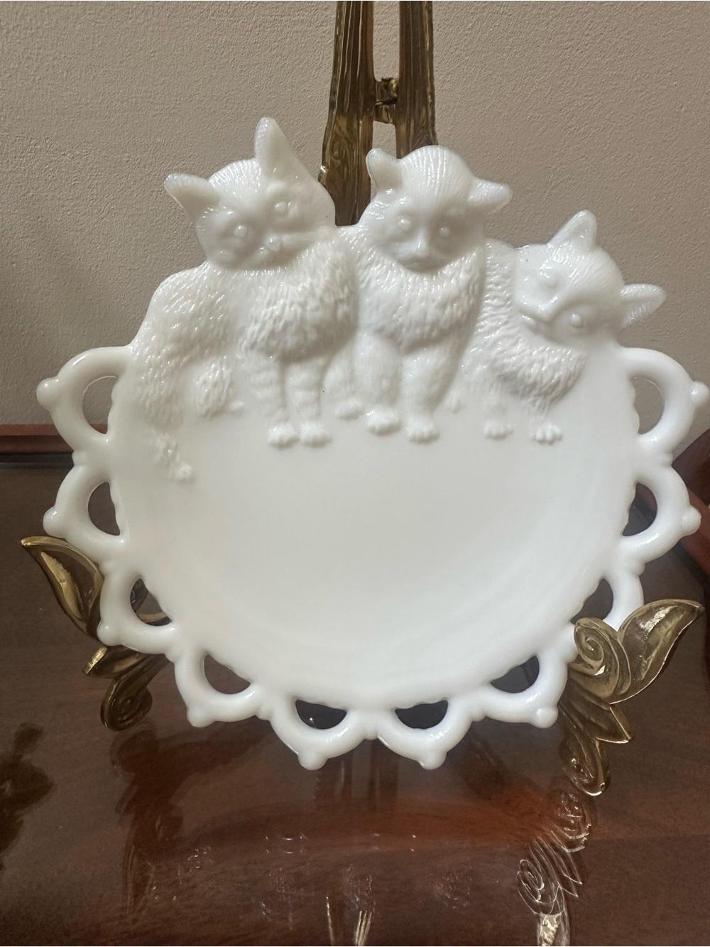 Westmoreland Vintage Milk Glass Cat Trio Decorative Plate